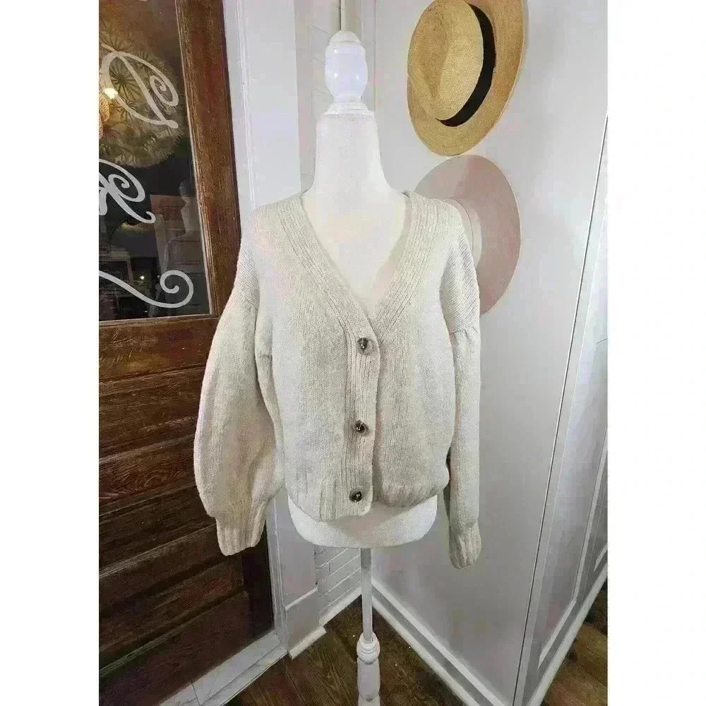 E&M Women's Size S Cream Cropped Cardigan